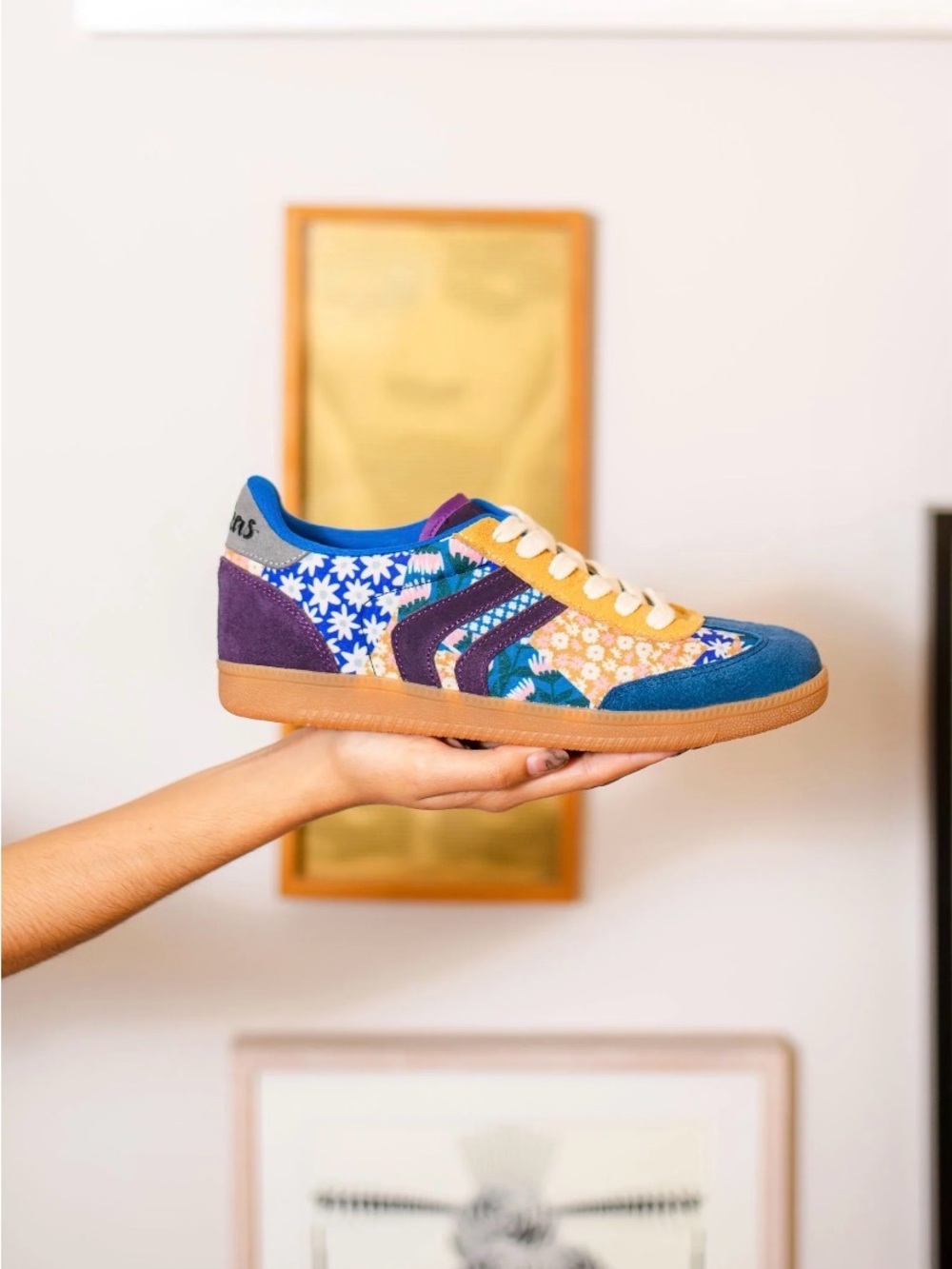 inkkas NWT  Floral Navy & Tan Sneakers. Size 9